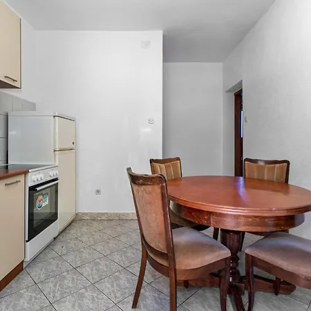 2 Bedroom Awesome In *